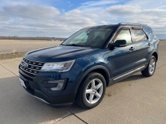 Used 2017  Ford Explorer 4d SUV 4WD XLT at Rooster Auto Sales near Vinton&comma; IA
