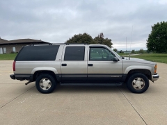 Used 1999 GMC Suburban 1500 SUV 4WD SLT at Rooster Auto Sales near Vinton, IA
