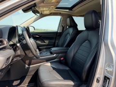 Used 2022  Toyota Highlander Hybrid XLE AWD at Rooster Auto Sales near Vinton&comma; IA