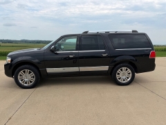 Used 2010  Lincoln Navigator L 4d SUV 4WD Elite at Rooster Auto Sales near Vinton&comma; IA