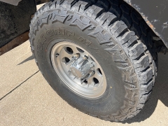 Used 2002 Ford Super Duty F-250 4WD Supercab Lariat at Rooster Auto Sales near Vinton, IA