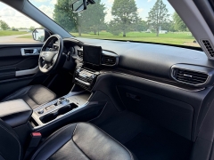 Used 2021  Ford Explorer Limited 4WD at Rooster Auto Sales near Vinton&comma; IA