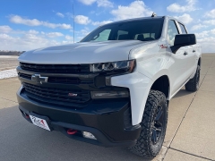 Used 2020  Chevrolet Silverado 1500 4WD Crew Cab LT Trail Boss at Rooster Auto Sales near Vinton&comma; IA