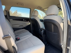 Used 2019  Kia Sorento 4d SUV AWD LX V6 at Rooster Auto Sales near Vinton&comma; IA