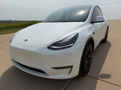 Used 2021  Tesla Model Y Long Range AWD at Rooster Auto Sales near Vinton&comma; IA