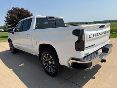 Used 2021  Chevrolet Silverado 1500 4WD Crew Cab 147" LT at Rooster Auto Sales near Vinton&comma; IA