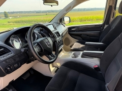Used 2014  Dodge Grand Caravan 4d Wagon SXT 30th Anniversary at Rooster Auto Sales near Vinton&comma; IA