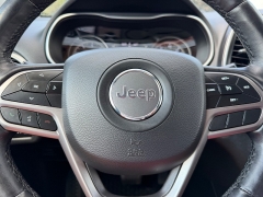 Used 2019  Jeep Cherokee 4d SUV 4WD Latitude Plus Altitude 2&period;4L at Rooster Auto Sales near Vinton&comma; IA