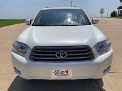 Used 2010 Toyota Highlander 4d SUV AWD SE at Rooster Auto Sales near Vinton, IA