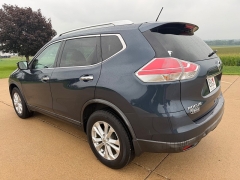 Used 2016  Nissan Rogue 4d SUV AWD SV at Rooster Auto Sales near Vinton&comma; IA