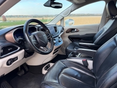 Used 2017  Chrysler Pacifica 4d Wagon Touring-L Plus at Rooster Auto Sales near Vinton&comma; IA