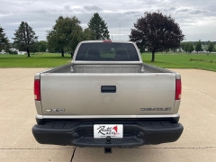 Used 2002 Chevrolet S10 Pickup 4WD Ext Cab at Rooster Auto Sales near Vinton, IA