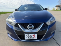 Used 2017  Nissan Maxima 4d Sedan Platinum at Rooster Auto Sales near Vinton&comma; IA