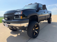 Used 2006  Chevrolet Silverado 2500 4WD Crew Cab HD LS at Rooster Auto Sales near Vinton&comma; IA
