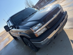 Used 2004  Chevrolet Silverado 1500 4WD Crew Cab Z71 at Rooster Auto Sales near Vinton&comma; IA