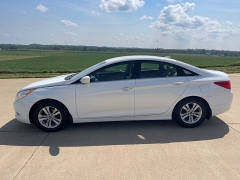 Used 2013 Hyundai Sonata 4d Sedan GLS at Rooster Auto Sales near Vinton, IA
