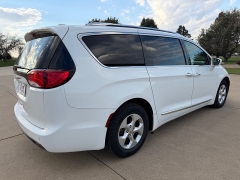 Used 2017  Chrysler Pacifica 4d Wagon Touring-L Plus at Rooster Auto Sales near Vinton&comma; IA