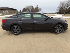 Used 2016  Nissan Maxima 4d Sedan Platinum at Rooster Auto Sales near Vinton&comma; IA