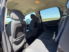 Used 2009  Chevrolet Silverado 1500 4WD Crew Cab LT at Rooster Auto Sales near Vinton&comma; IA