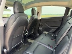 Used 2021  Tesla Model Y Long Range AWD at Rooster Auto Sales near Vinton&comma; IA