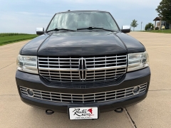 Used 2010  Lincoln Navigator L 4d SUV 4WD Elite at Rooster Auto Sales near Vinton&comma; IA