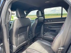 Used 2018 Ford Explorer 4d SUV 4WD XLT at Rooster Auto Sales near Vinton, IA