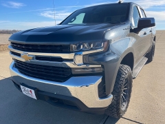 Used 2019  Chevrolet Silverado 1500 4WD Crew Cab LT at Rooster Auto Sales near Vinton&comma; IA