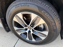 Used 2022  Toyota Highlander Hybrid XLE AWD at Rooster Auto Sales near Vinton&comma; IA