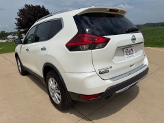 Used 2017  Nissan Rogue 4d SUV AWD S at Rooster Auto Sales near Vinton&comma; IA