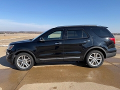 Used 2017  Ford Explorer 4d SUV 4WD Limited at Rooster Auto Sales near Vinton&comma; IA