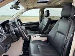 Used 2016  Chrysler Town & Country 4d Wagon Touring L at Rooster Auto Sales near Vinton&comma; IA