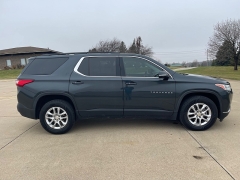 Used 2019  Chevrolet Traverse 4d SUV FWD LT Cloth w/1LT at Rooster Auto Sales near Vinton, IA
