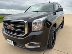 Used 2017  GMC Yukon 4d SUV 4WD SLT at Rooster Auto Sales near Vinton&comma; IA