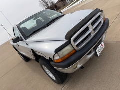 Used 2001  Dodge Dakota 4WD Reg Cab Sport at Rooster Auto Sales near Vinton&comma; IA