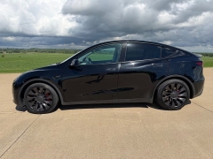 Used 2021  Tesla Model Y Performance AWD at Rooster Auto Sales near Vinton&comma; IA