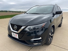Used 2020 Nissan Rogue Sport 4d SUV AWD SL at Rooster Auto Sales near Vinton, IA