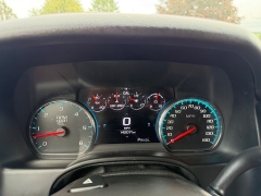 Used 2017  GMC Yukon 4d SUV 4WD SLT at Rooster Auto Sales near Vinton&comma; IA