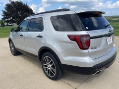 Used 2017 Ford Explorer 4d SUV 4WD Sport at Rooster Auto Sales near Vinton, IA