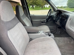 Used 1995 Ford Explorer 4d SUV 4WD XL at Rooster Auto Sales near Vinton, IA