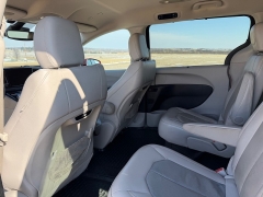 Used 2021  Chrysler Pacifica Touring L FWD at Rooster Auto Sales near Vinton&comma; IA