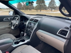 Used 2017  Ford Explorer 4d SUV 4WD XLT at Rooster Auto Sales near Vinton&comma; IA