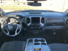 Used 2019  Chevrolet Silverado 1500 4WD Crew Cab LT at Rooster Auto Sales near Vinton&comma; IA