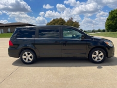 Used 2010 Volkswagen Routan 4dr Wgn SE at Rooster Auto Sales near Vinton, IA