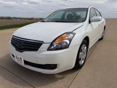 Used 2007  Nissan Altima 4d Sedan SL 2&period;5L at Rooster Auto Sales near Vinton&comma; IA