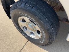Used 2001 Ford F-150 4WD SuperCrew XLT at Rooster Auto Sales near Vinton, IA