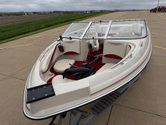 Used 2000  Glastron Boat at Rooster Auto Sales near Vinton&comma; IA