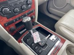 Used 2007  Jeep Commander 4d SUV 4WD Limited HEMI at Rooster Auto Sales near Vinton, IA