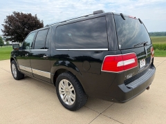 Used 2010  Lincoln Navigator L 4d SUV 4WD Elite at Rooster Auto Sales near Vinton&comma; IA