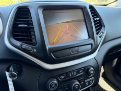 Used 2015  Jeep Cherokee 4d SUV FWD Latitude V6 at Rooster Auto Sales near Vinton&comma; IA