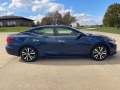 Used 2017  Nissan Maxima 4d Sedan Platinum at Rooster Auto Sales near Vinton, IA